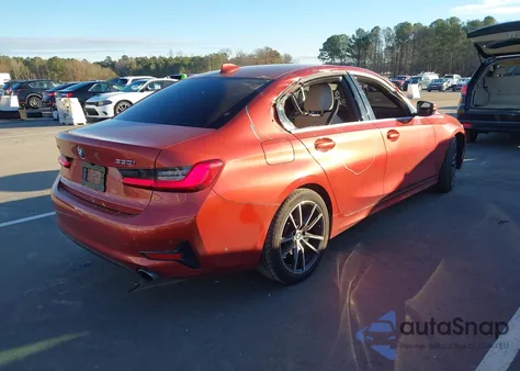 2021 BMW 330I xDrive z USA, uszkodzony, nr VIN 3MW5R7J09M8B77920